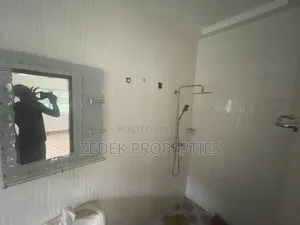 3bdrm House in 3 Bedroom Self, Ashomang Estate for sale