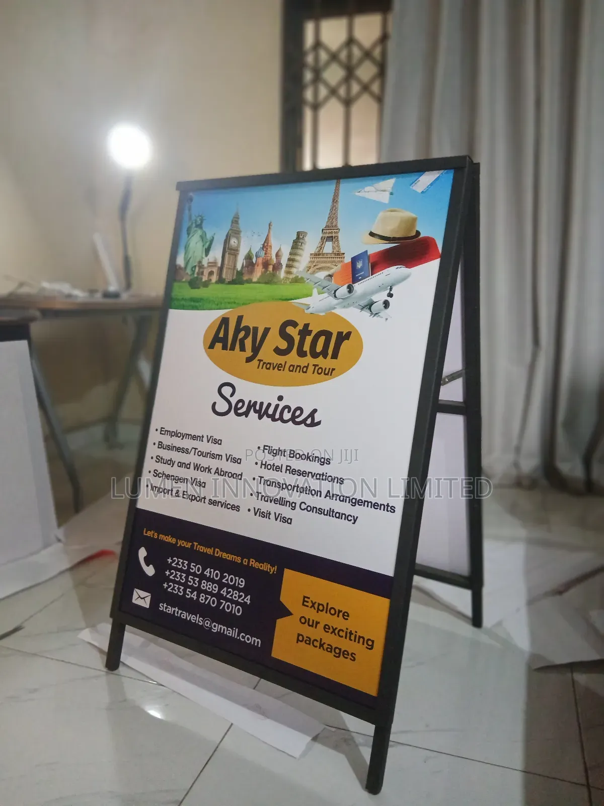 A Shape Display Stand
