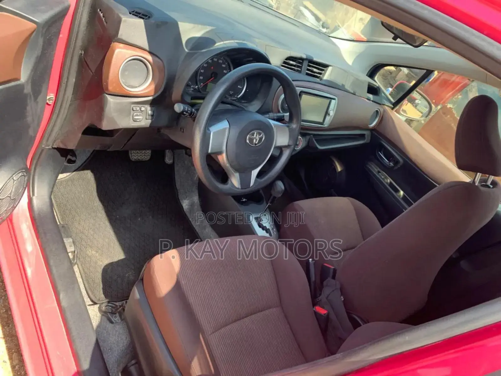 Toyota Vitz 1.3 AWD 3dr 2012 Pink