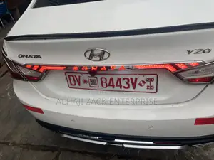Sonata 2013 Boot Chrome With Light