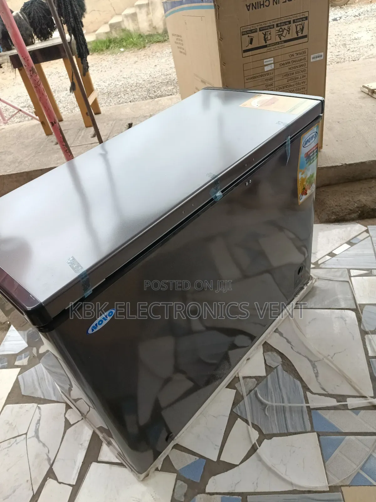 Nova 250ltr Chest Freezer With Glass