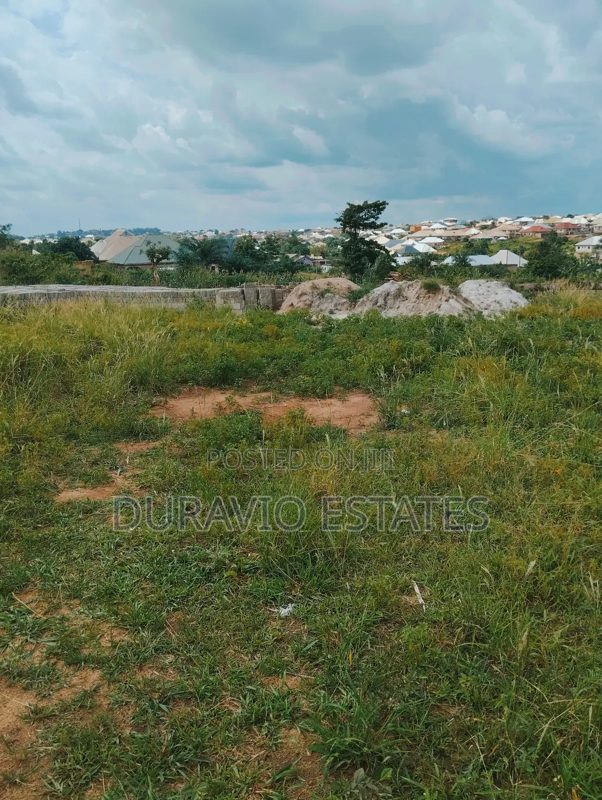 Plot in Adumakase