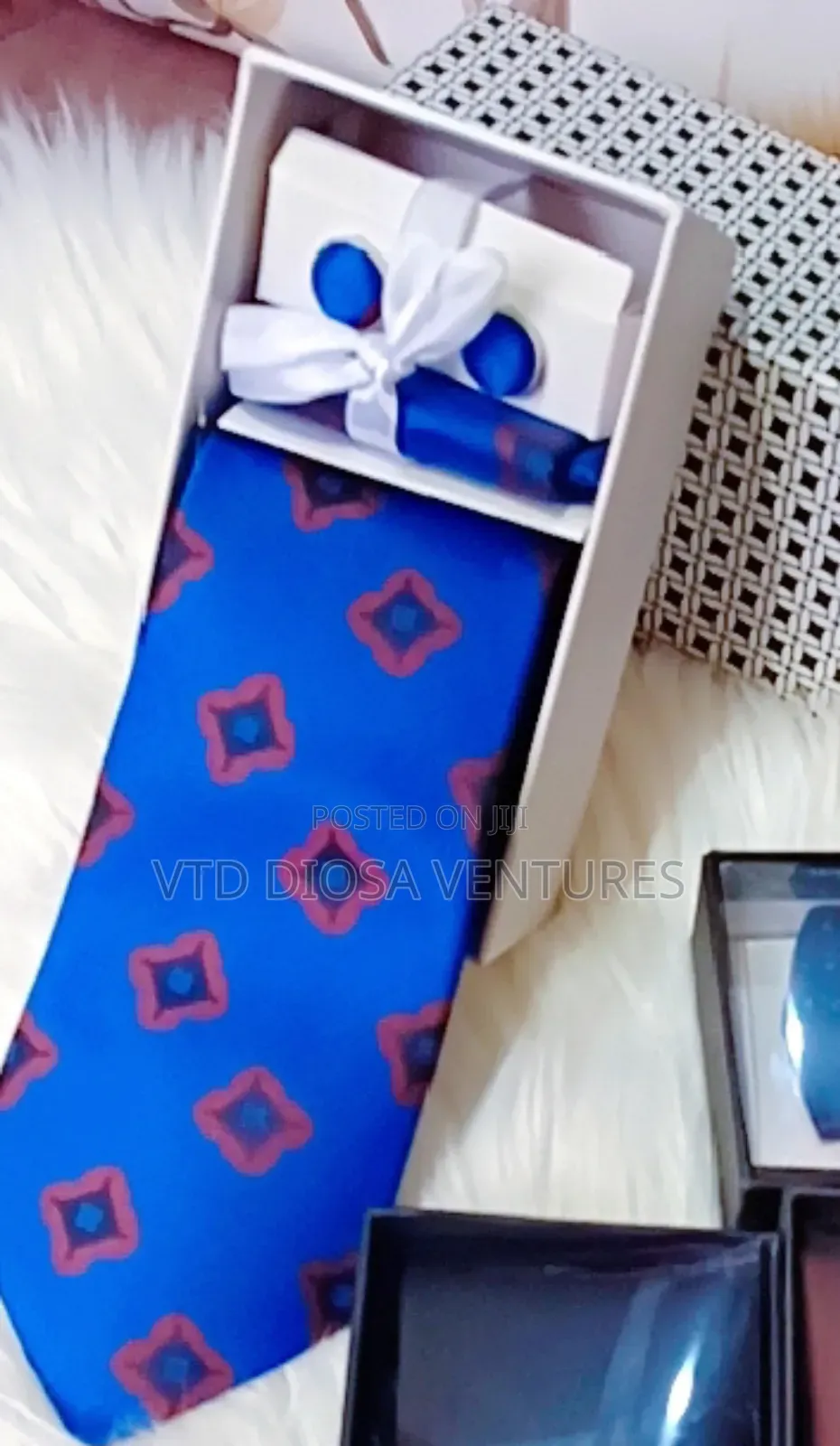 Ties, Cufflinks Pocket Square Set