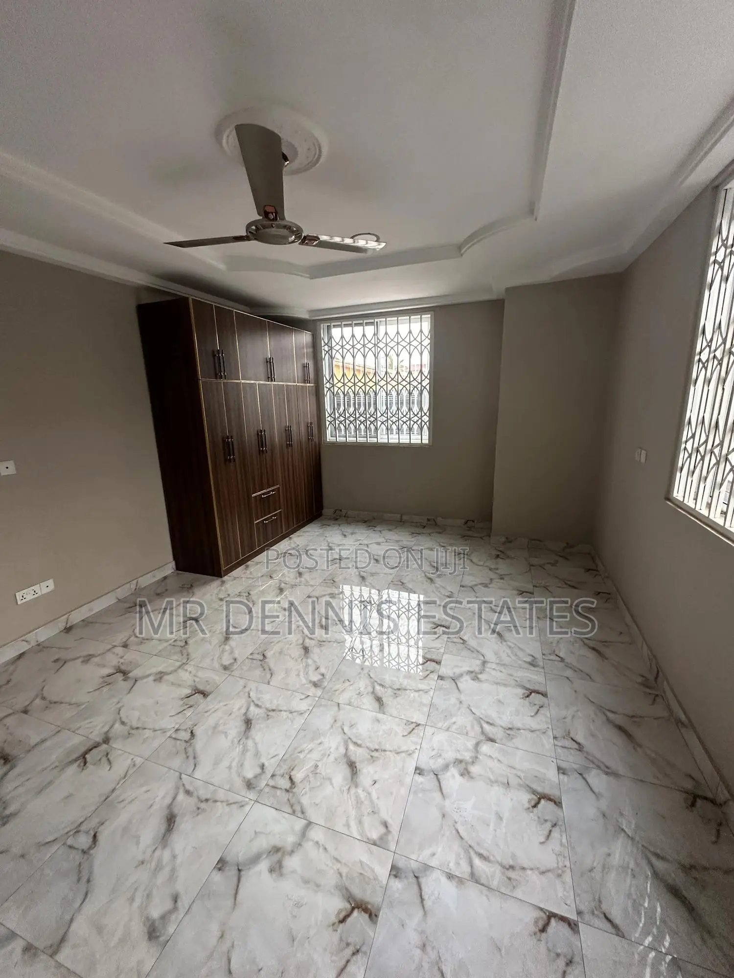 3bdrm Apartment in Westhills Mall for rent