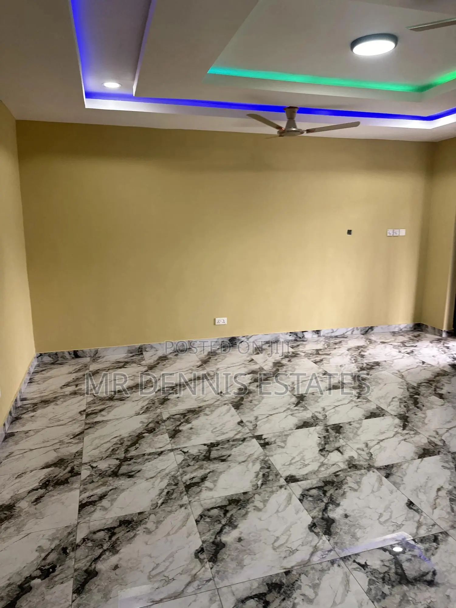3bdrm Apartment in Westhills Mall for rent