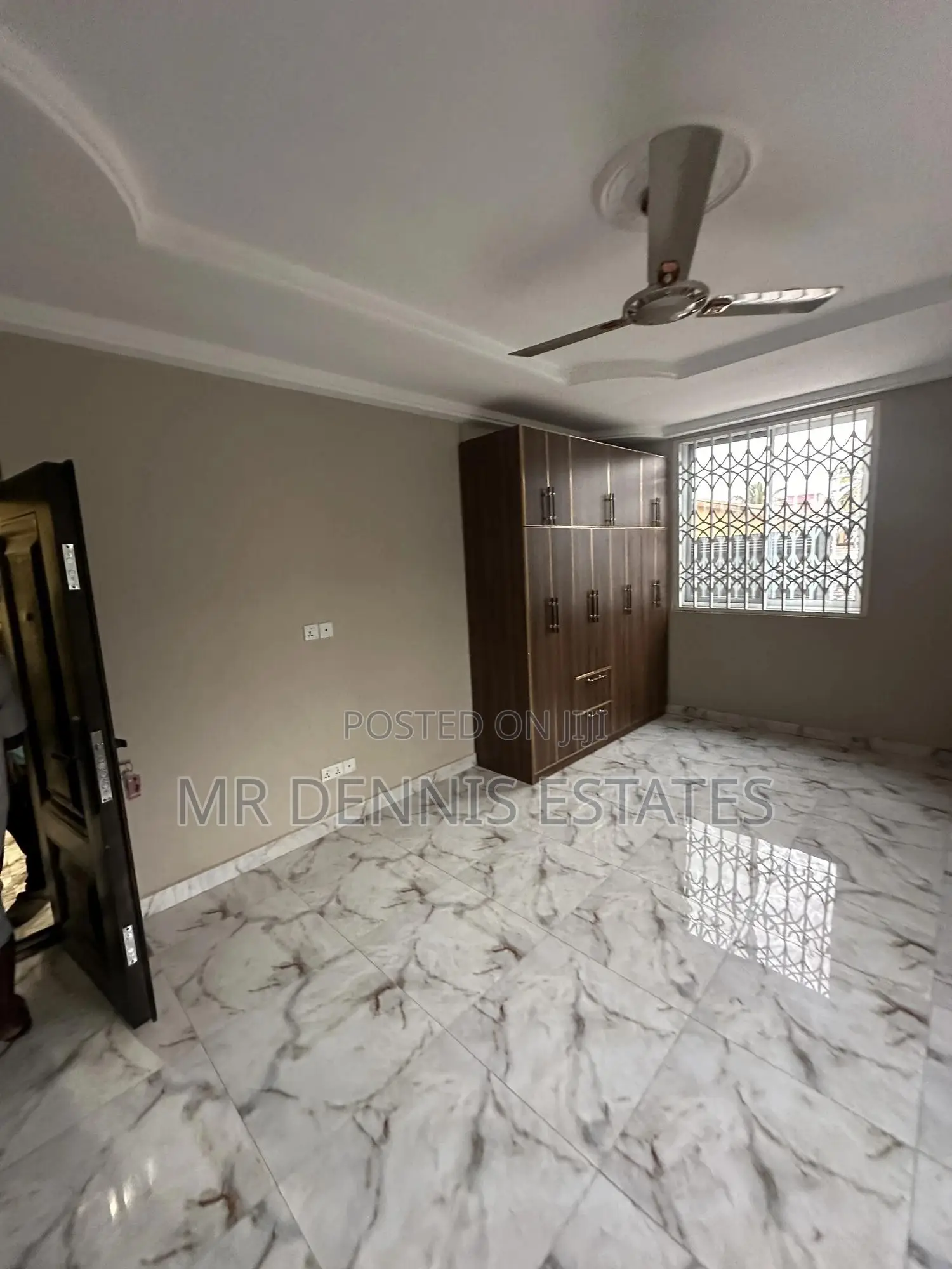 3bdrm Apartment in Westhills Mall for rent