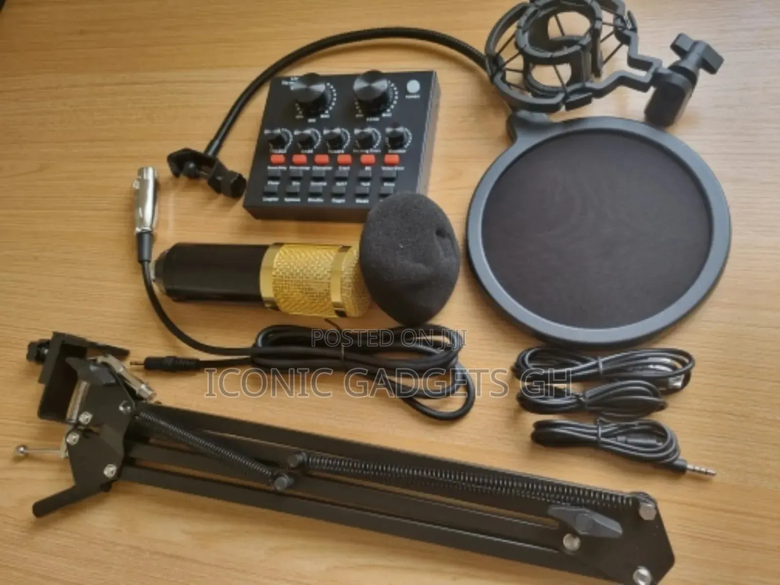 Brand New in Box Bm800 Livestream Setup Console