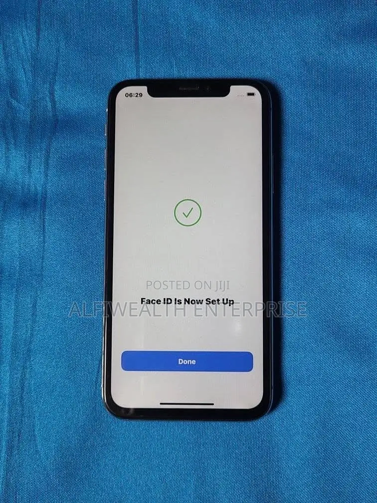 Apple iPhone X 64 GB White