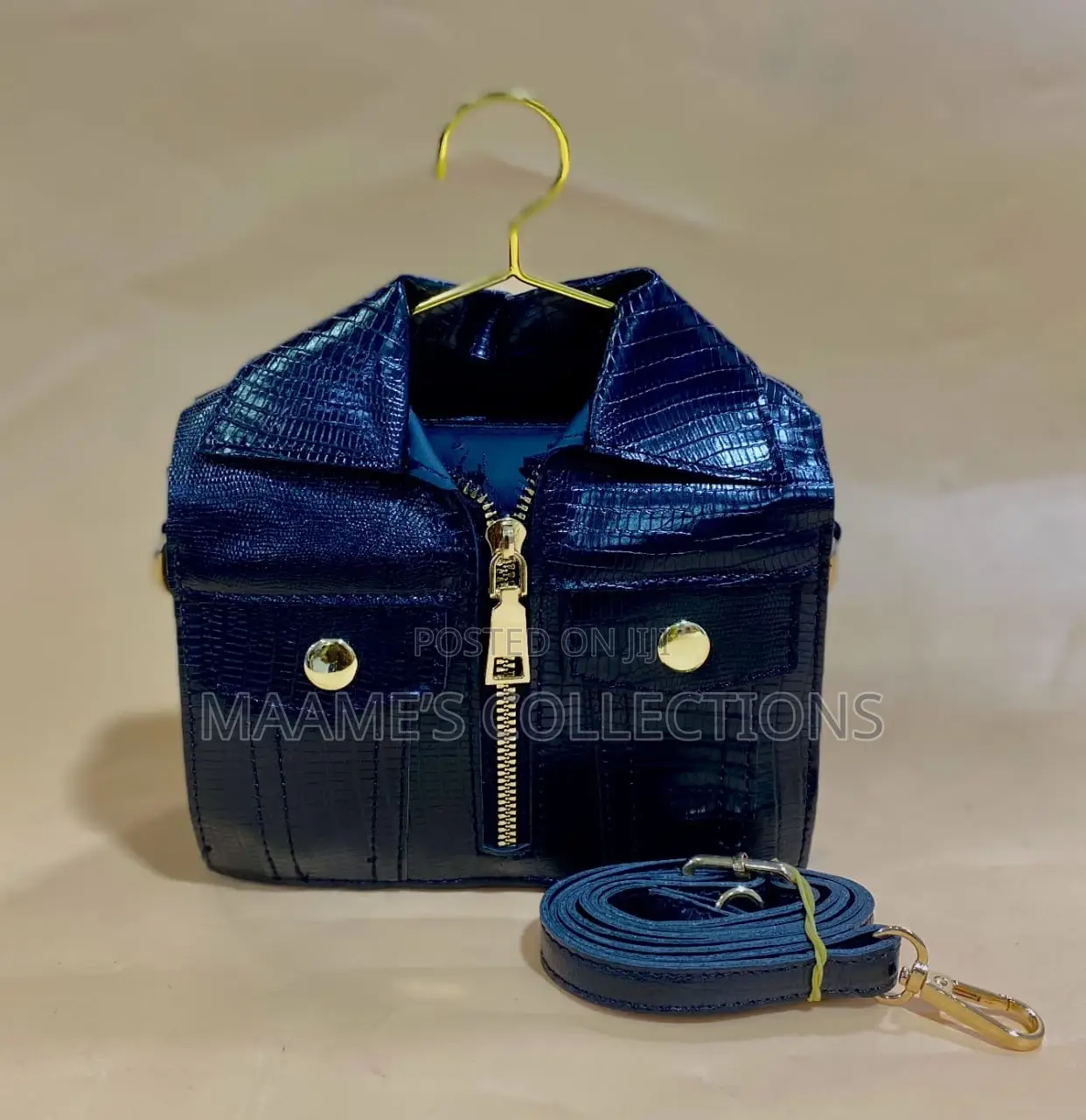 Women’S Unique Shape Crossbody Bag.
