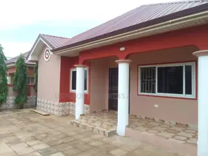2bdrm House in Com25, Tema Metropolitan for sale