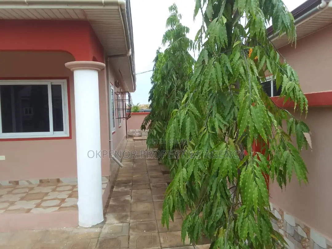 2bdrm House in Com25, Tema Metropolitan for sale