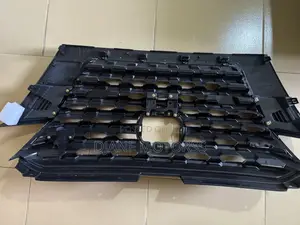 Nissan Kicks 2021 Top Grille Available