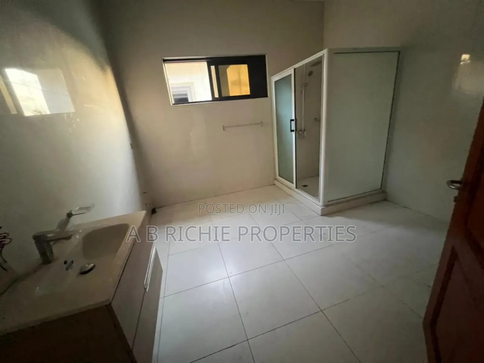 5bdrm House in Ab Richie Properties, Dzorwulu for rent
