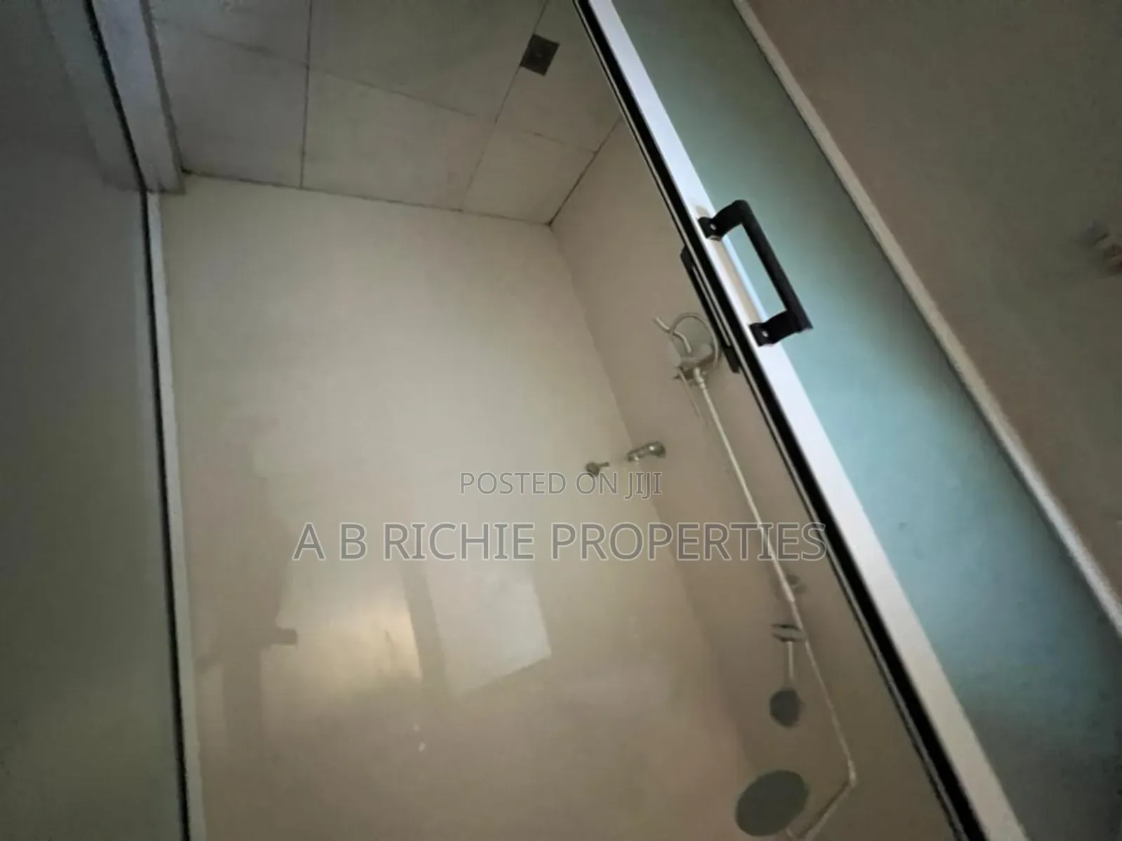 5bdrm House in Ab Richie Properties, Dzorwulu for rent
