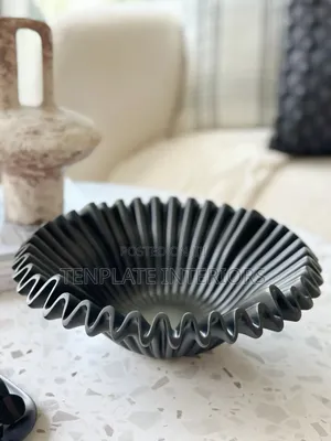 Ruffle Tray Black