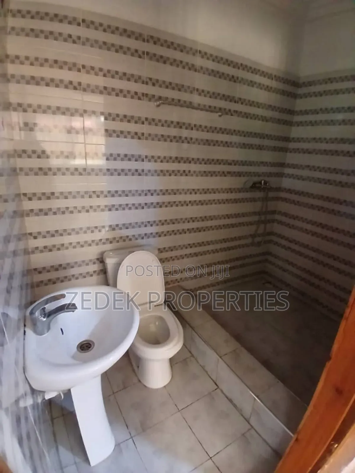 2bdrm Apartment in Kwabenya Acp Road, Ashomang Estate for rent