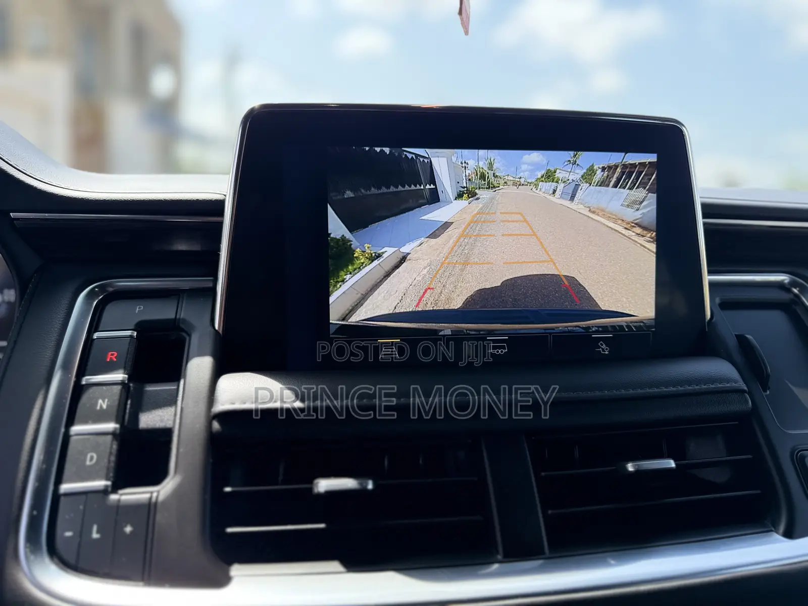 Chevrolet Suburban 2022 Black