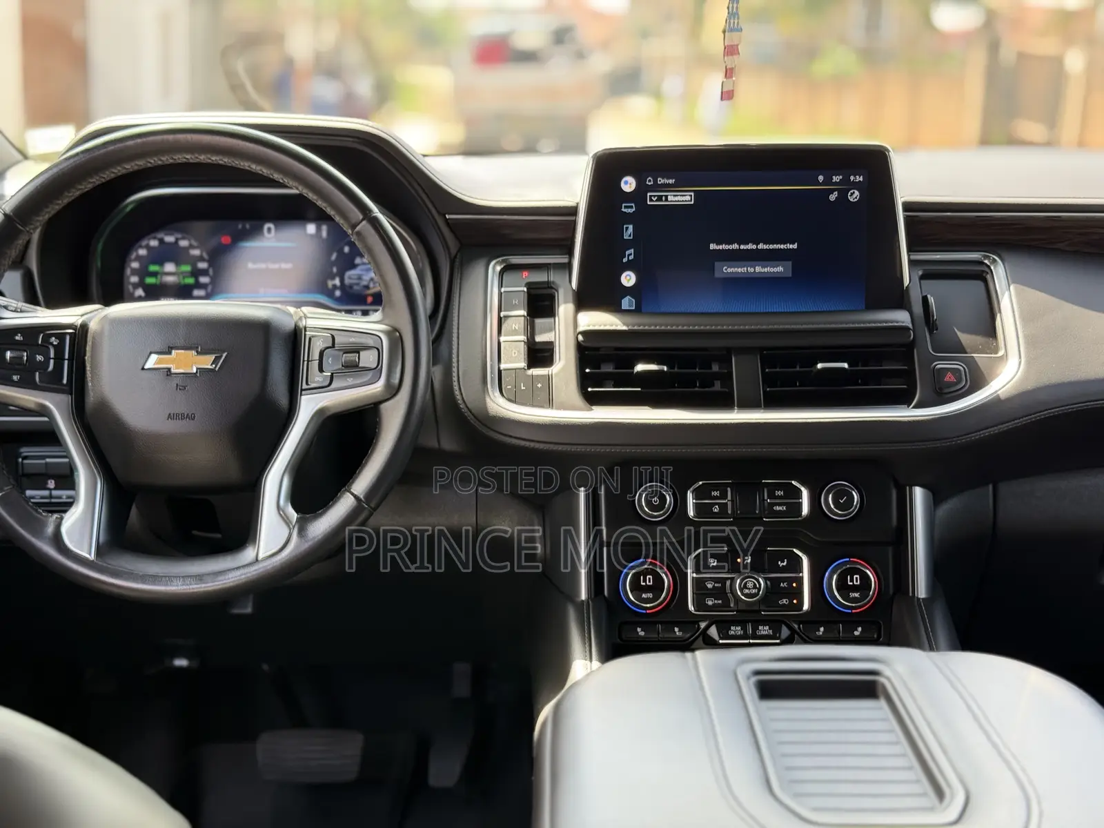 Chevrolet Suburban 2022 Black
