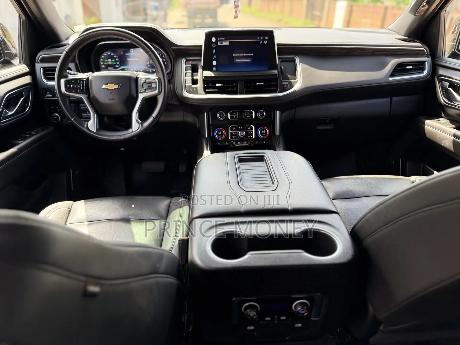 Chevrolet Suburban 2022 Black
