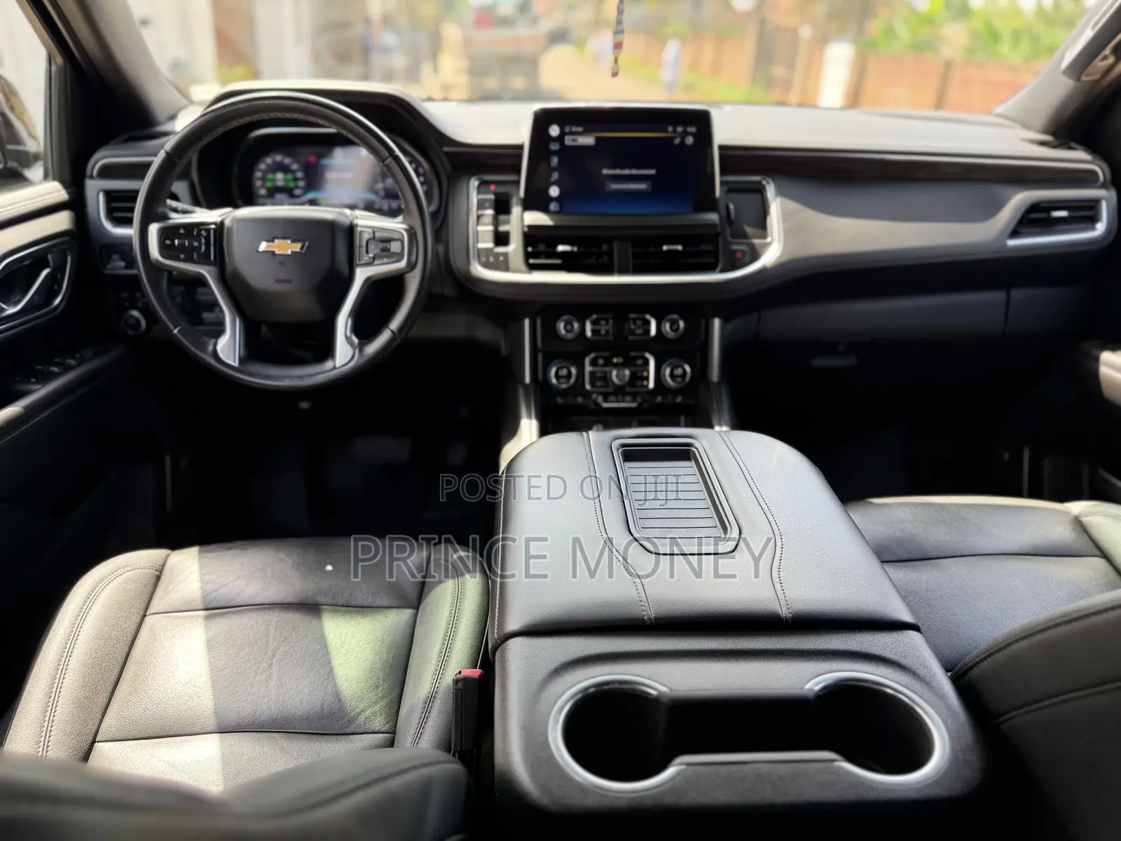 Chevrolet Suburban 2022 Black