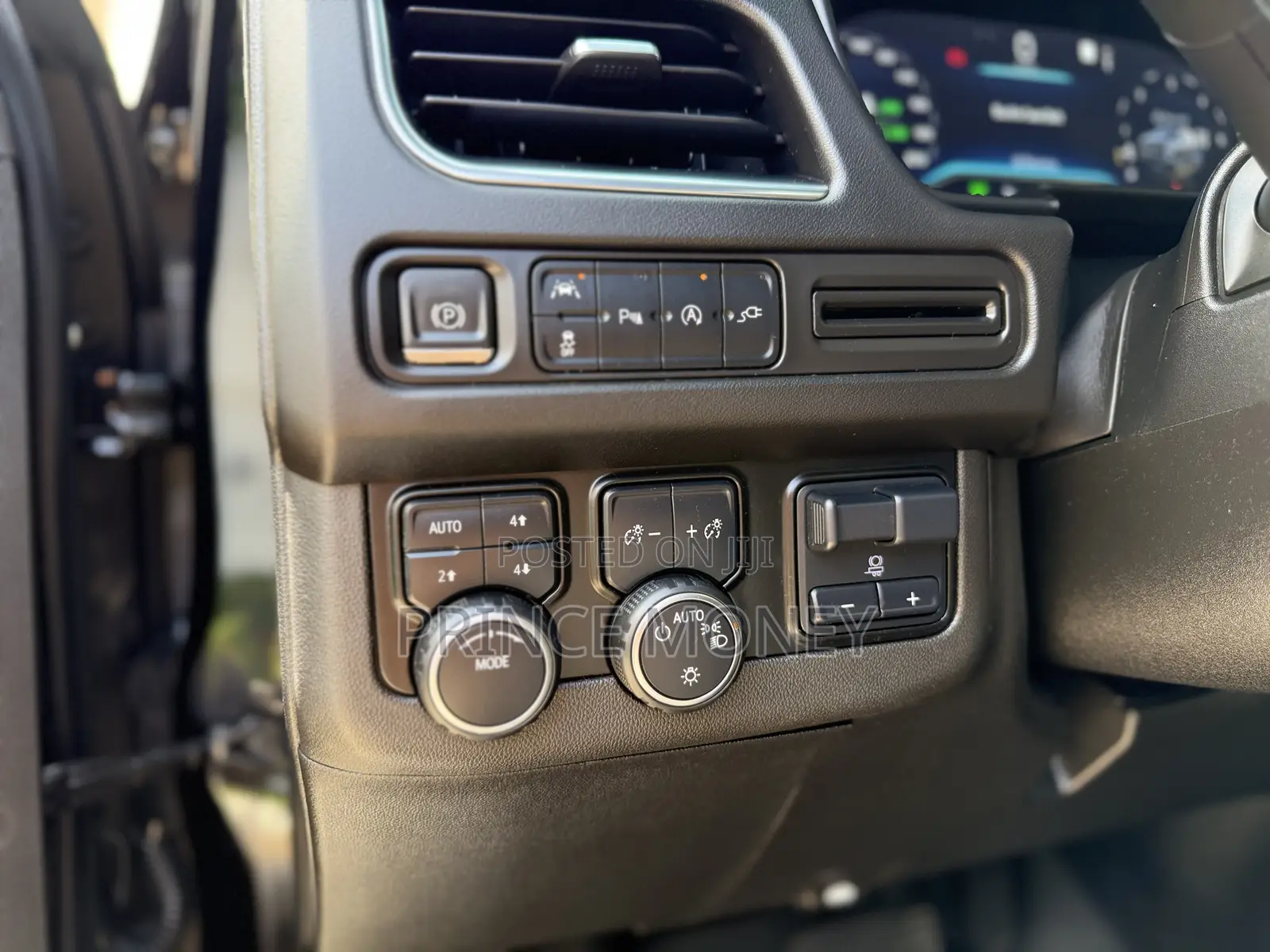 Chevrolet Suburban 2022 Black