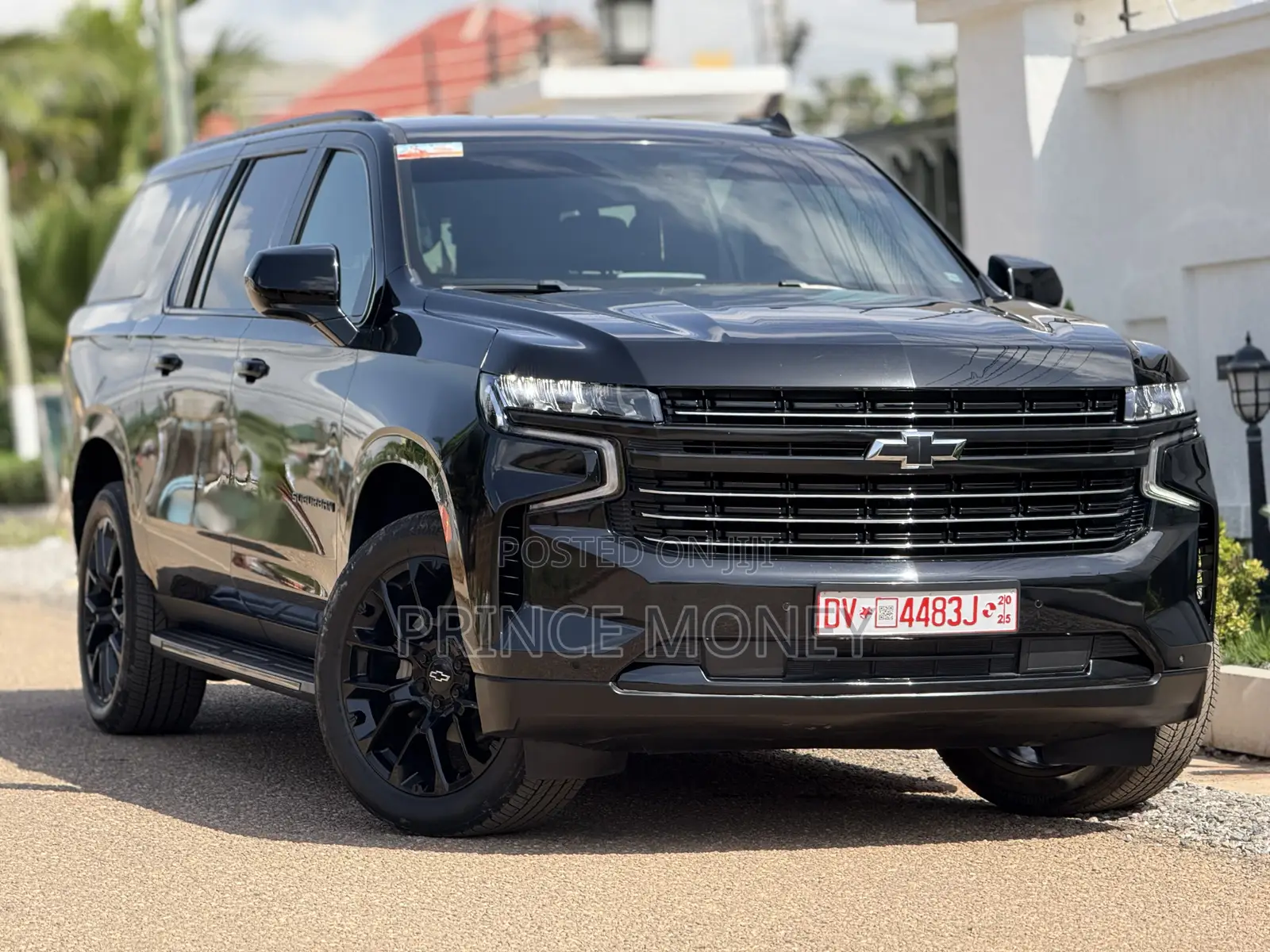 Chevrolet Suburban 2022 Black