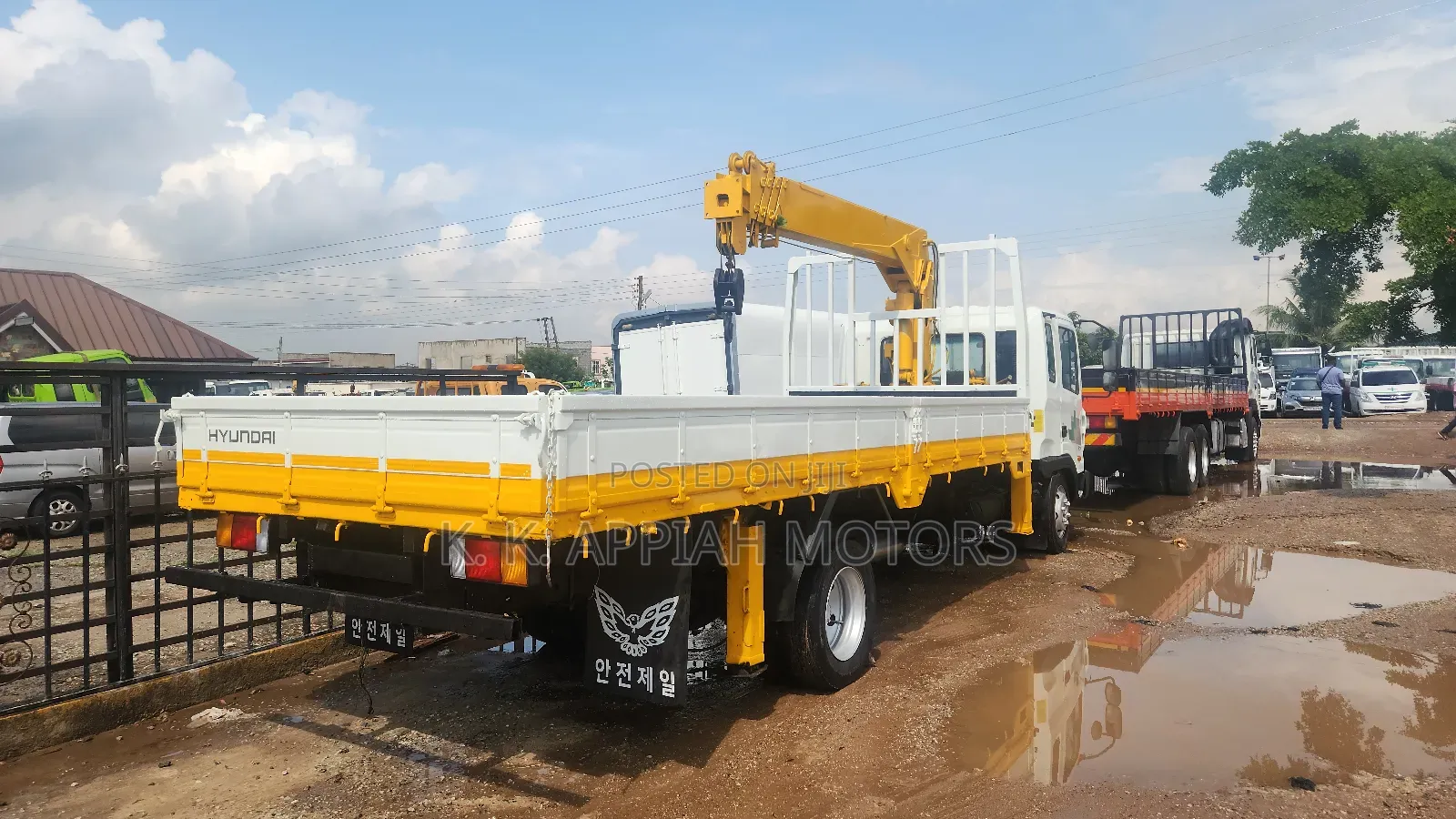 Hyundai 5 Ton Craine Car