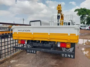 Hyundai Crane