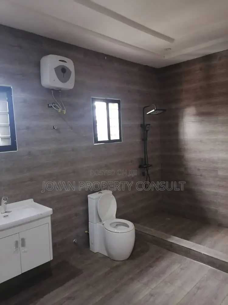 4bdrm House in Kwabenya Acp, Pokuase for sale