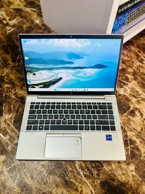 Photo - Laptop HP EliteBook 840 G8 16GB Intel Core I7 SSD 512GB
