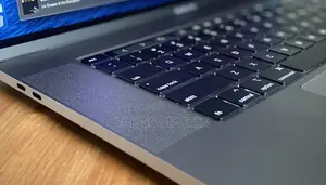 Laptop Apple MacBook Pro 32GB Intel Core i7 SSD 512GB
