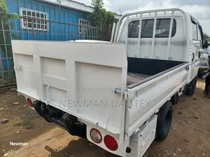 Bongo Double Cabin White
