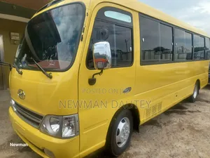 Hyundai County 2014 Yellow