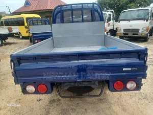 Kia Bongo Double Blue