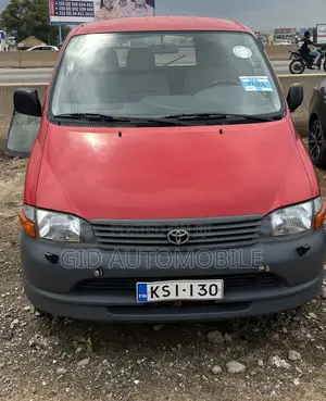 Toyota HiAce 2000 Red
