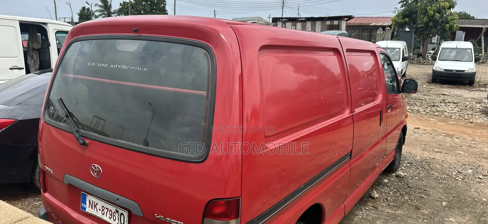 Toyota HiAce 2000 Red