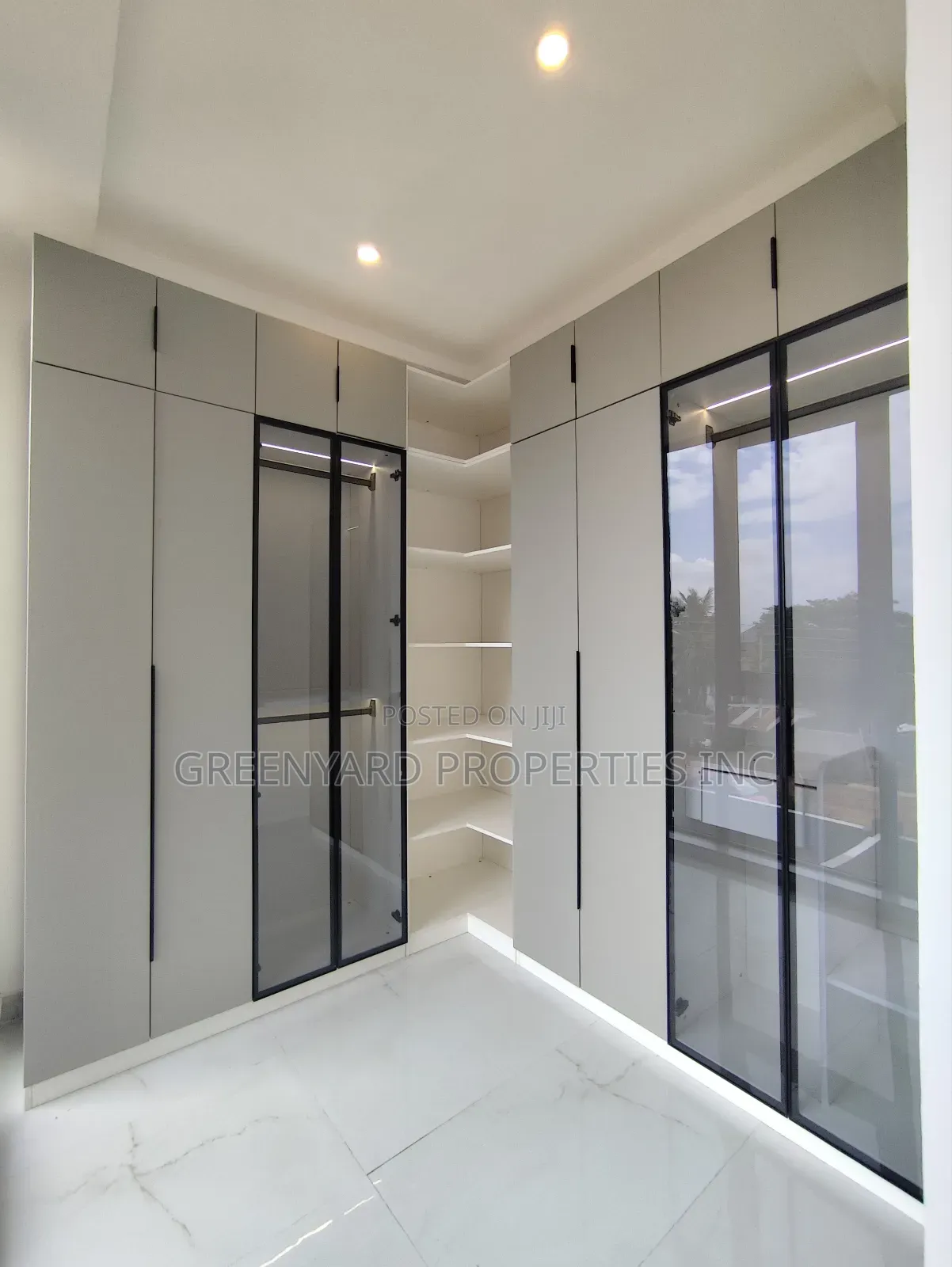 5bdrm House in East Legon for rent