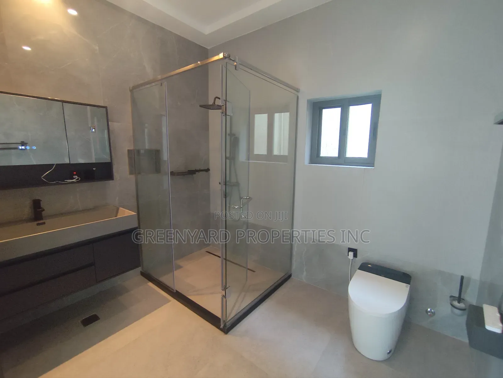 5bdrm House in East Legon for rent