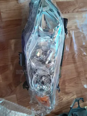 Toyota Corolla 2011,2012,2013 Headlight/Headlamp