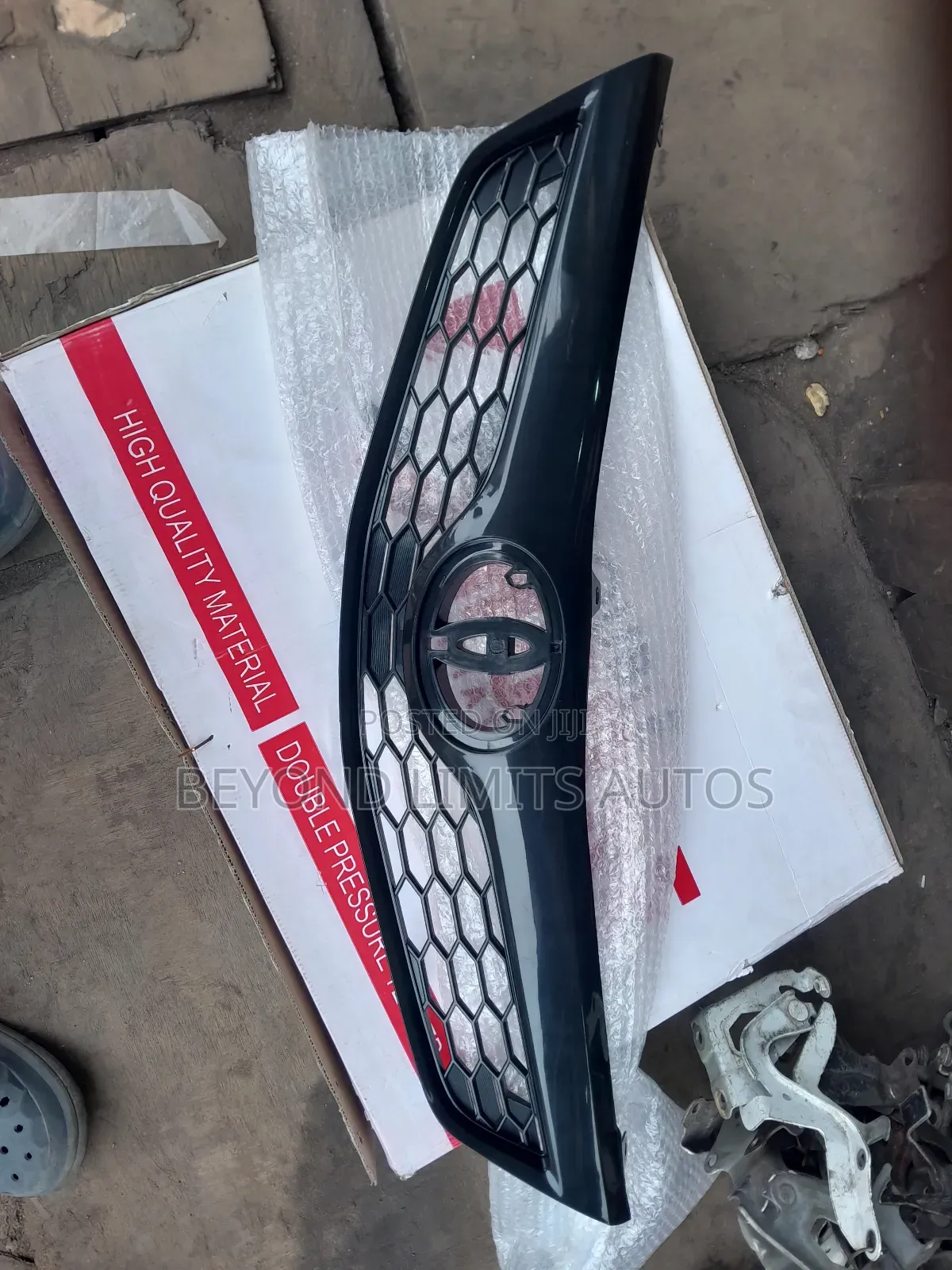 Toyota Camry 2012,2013,2014 Top Grille/Too Shell Se