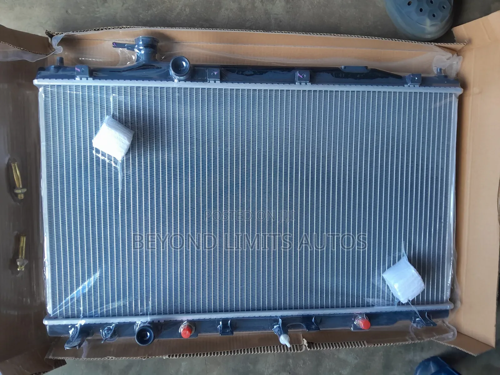 Honda CRV 2007,2008,2009,2010,2011 Radiator/Water Tank