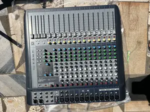 Soundcraft Signature 16 Analog Mixer