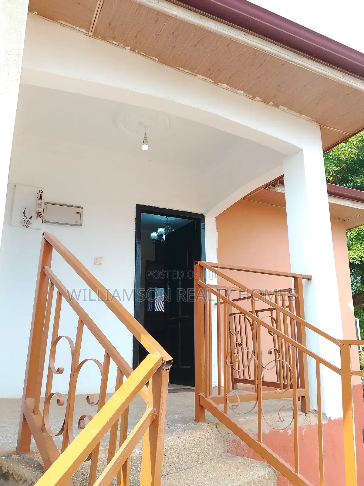 Executive Fully Furnished 2bedrms Apt, Spintex