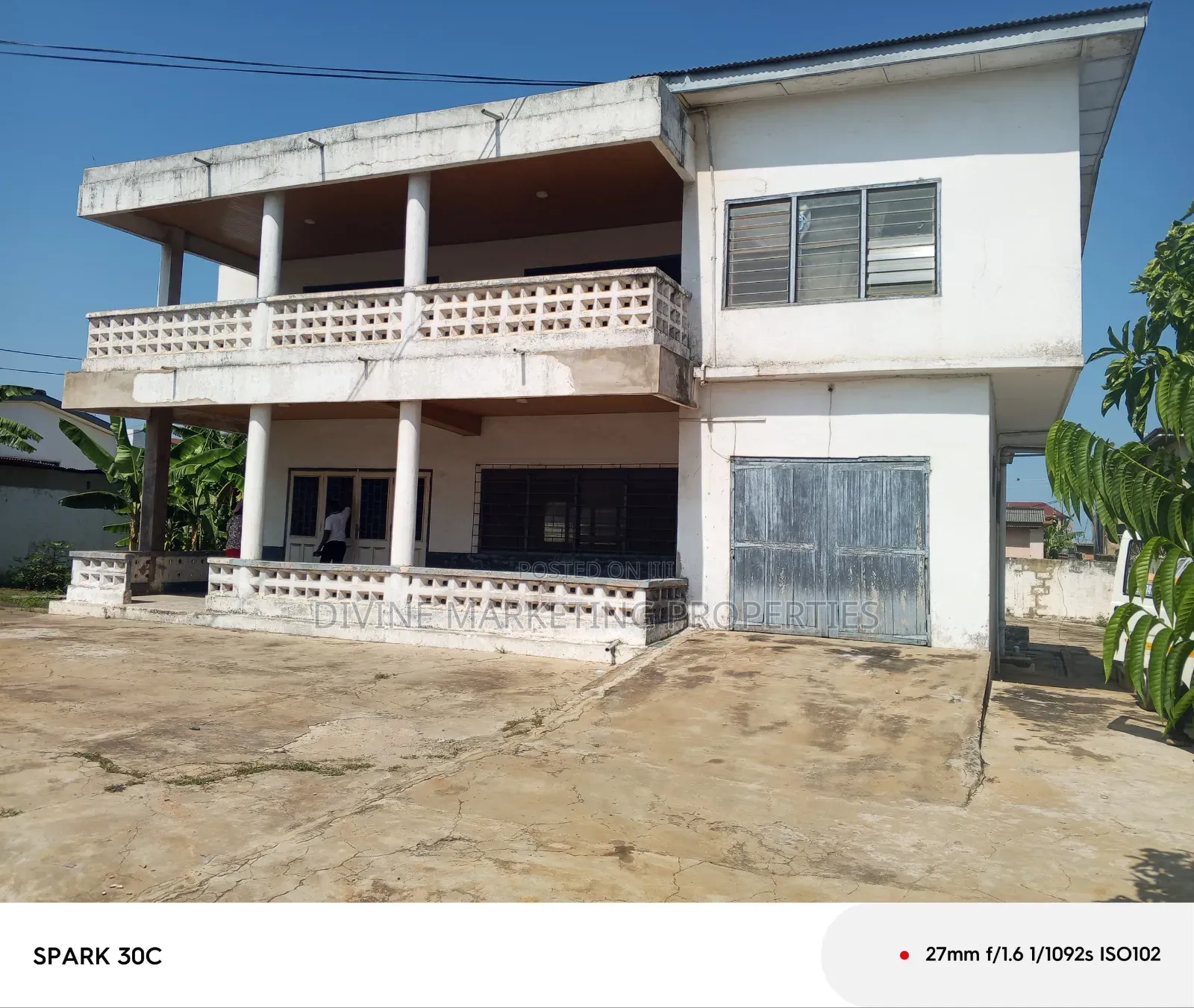 8bdrm House in Opposite Gloryland, Darkuman for rent