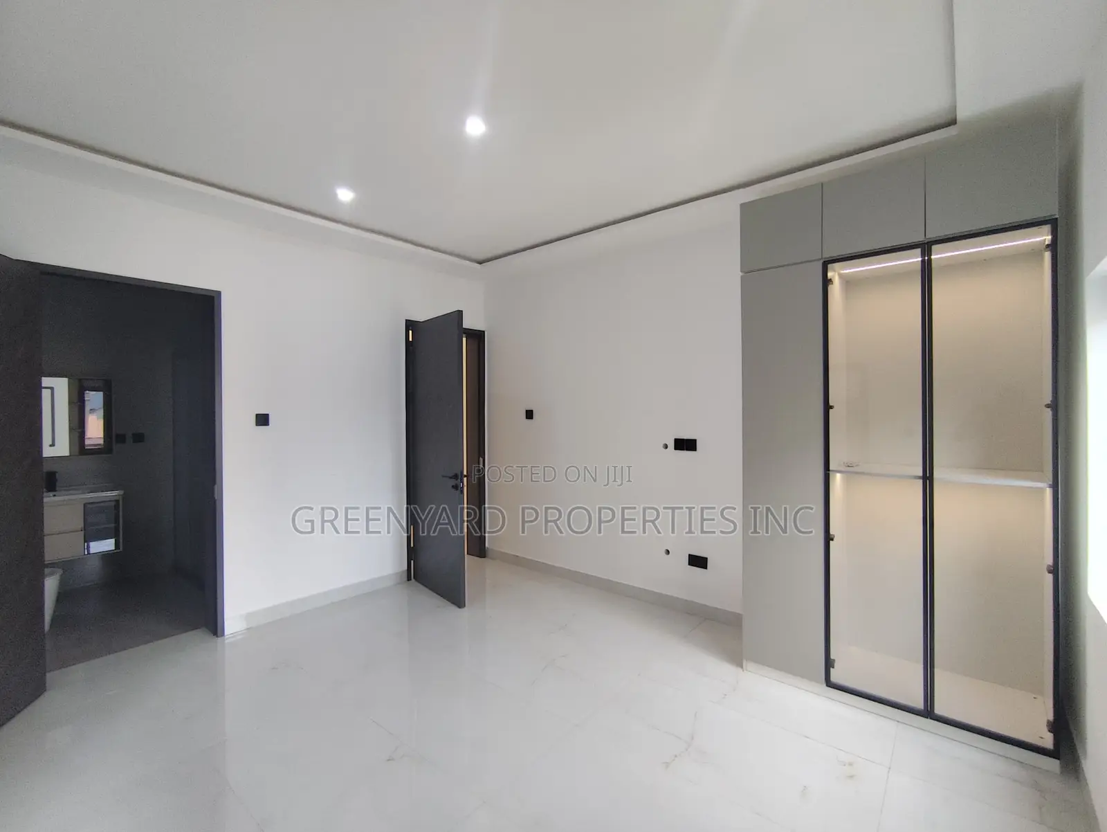 5bdrm House in Ogbojo, East Legon for sale