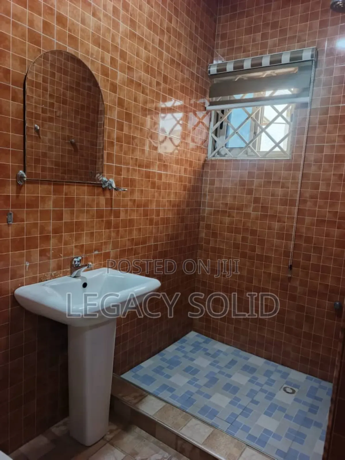 4bdrm Townhouse / Terrace in 𝙻𝚎𝚐𝚊𝚌𝚢 𝚜𝚘𝚕𝚒𝚍 𝚛𝚎𝚊𝚕, Teshie for rent