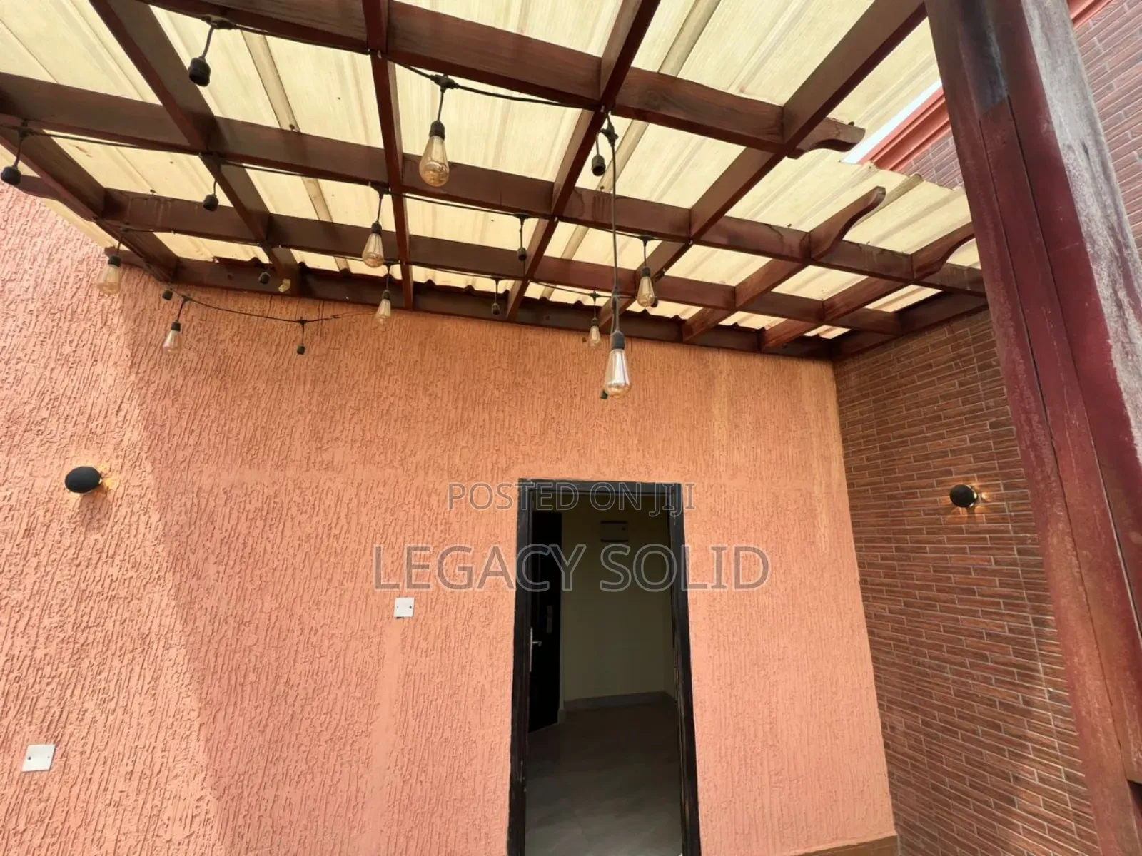 4bdrm Townhouse / Terrace in 𝙻𝚎𝚐𝚊𝚌𝚢 𝚜𝚘𝚕𝚒𝚍 𝚛𝚎𝚊𝚕, Teshie for rent
