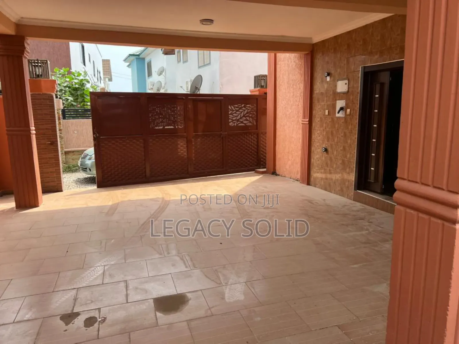 4bdrm Townhouse / Terrace in 𝙻𝚎𝚐𝚊𝚌𝚢 𝚜𝚘𝚕𝚒𝚍 𝚛𝚎𝚊𝚕, Teshie for rent