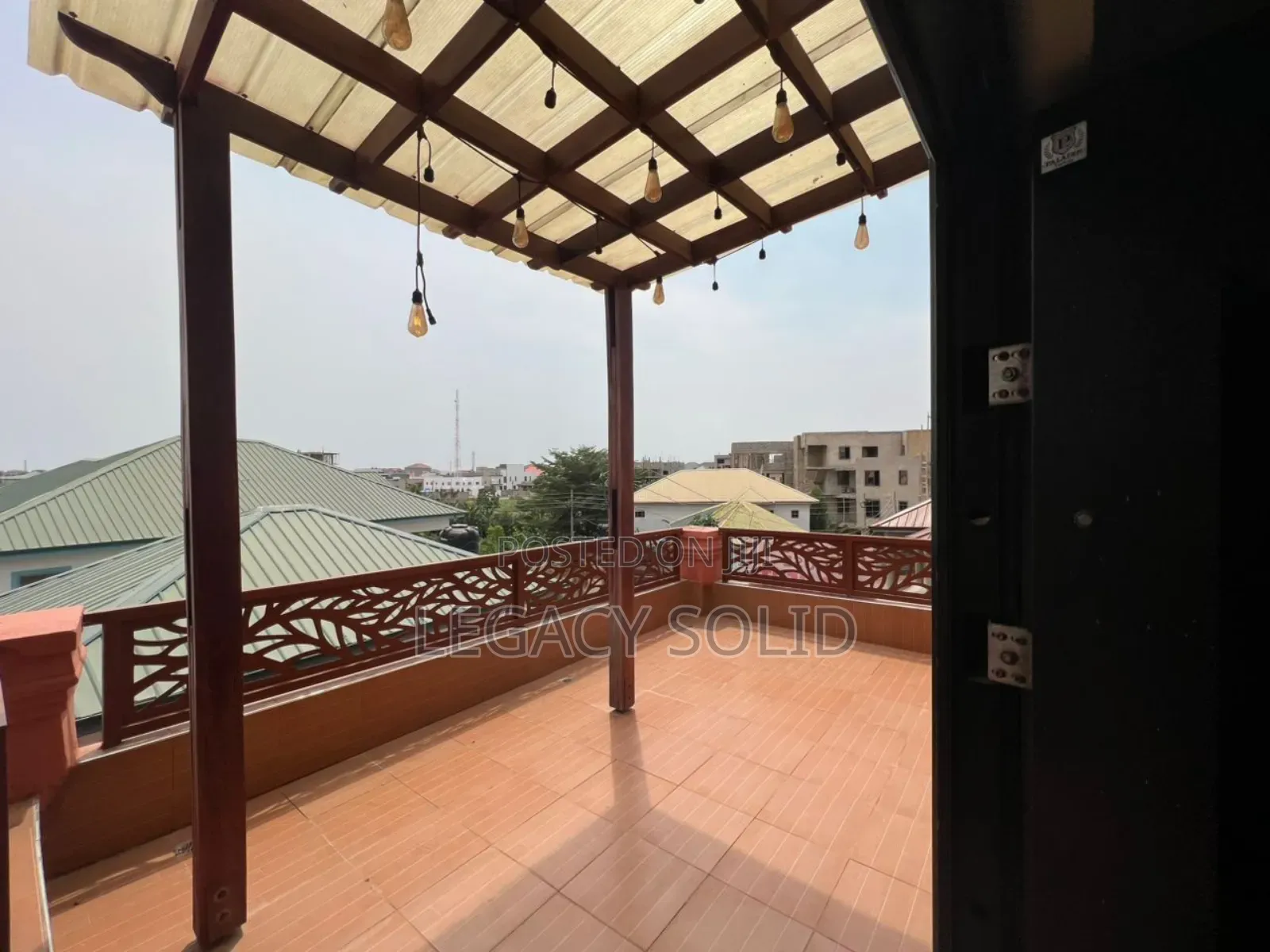 4bdrm Townhouse / Terrace in 𝙻𝚎𝚐𝚊𝚌𝚢 𝚜𝚘𝚕𝚒𝚍 𝚛𝚎𝚊𝚕, Teshie for rent