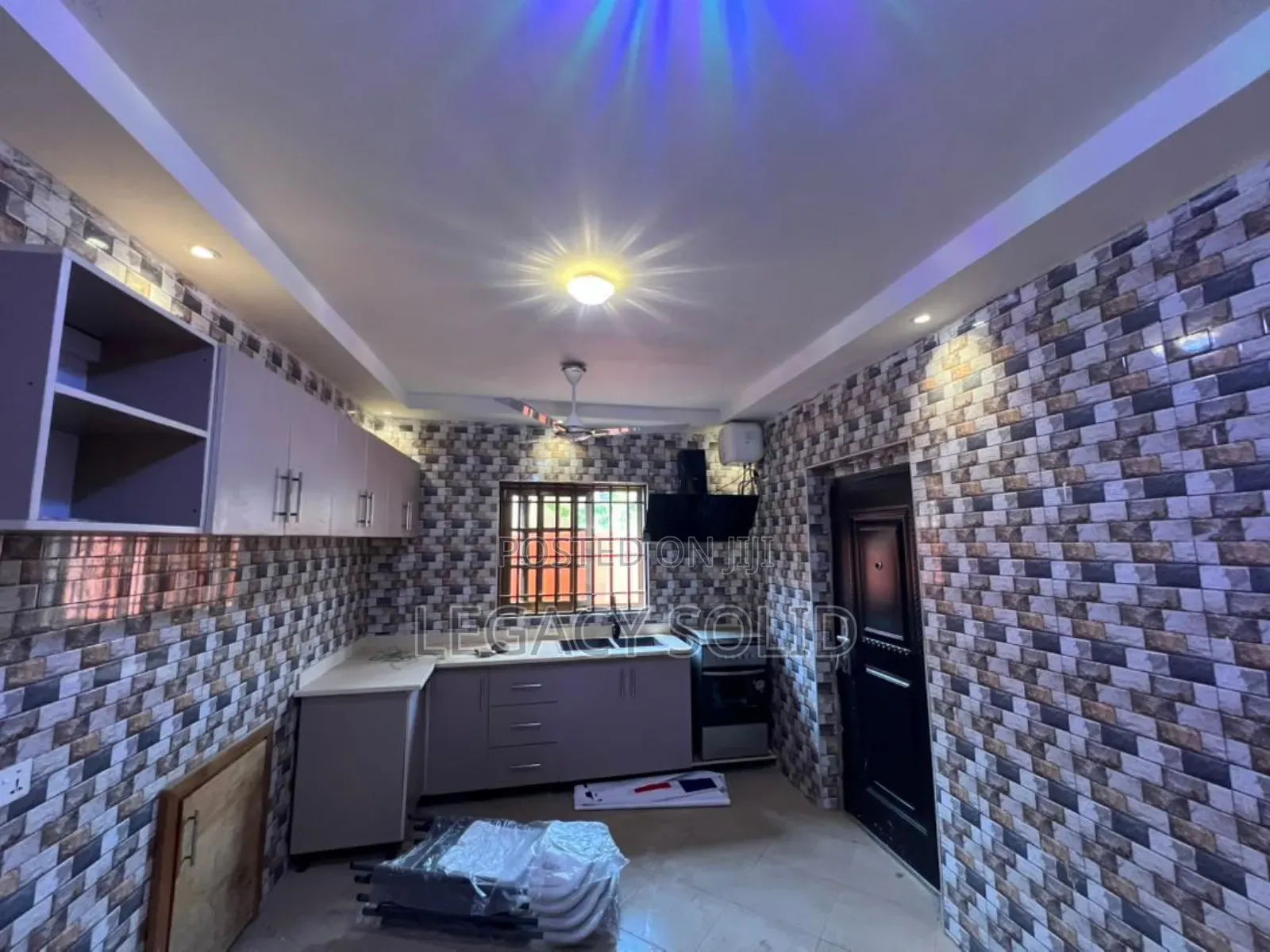 4bdrm Townhouse / Terrace in 𝙻𝚎𝚐𝚊𝚌𝚢 𝚜𝚘𝚕𝚒𝚍 𝚛𝚎𝚊𝚕, Teshie for rent